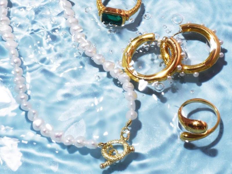 is gold jewelry waterproof